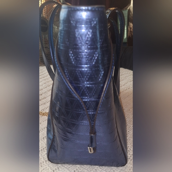 Michael Kors Voyager metallic blue Embossed Leather Large Tote - Picture 5 of 15